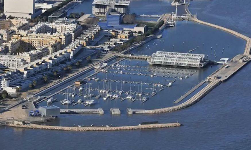 מלון ליסבון Beautiful And Magnific Yacht מראה חיצוני תמונה